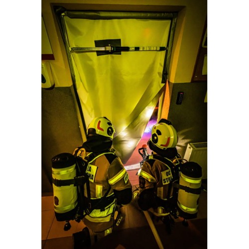 kurtyna-dymowa-smoke-defender-70-115cm 5.jpg