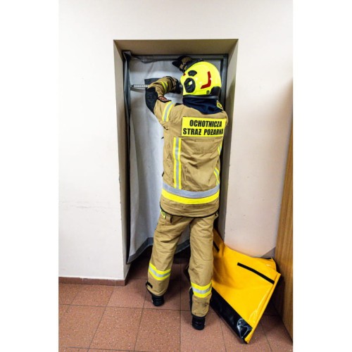 kurtyna-dymowa-smoke-defender-70-115cm 4.jpg