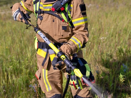 pol_pl_Hydronetka-plecakowa-22-7-l-Scotty-Fire-Delta-4000-z-lanca-turbo-12730_14.webp
