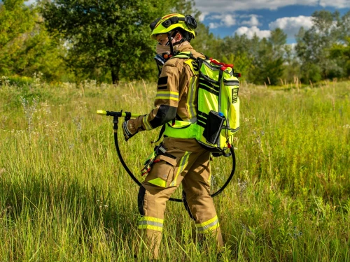 pol_pl_Hydronetka-plecakowa-22-7-l-Scotty-Fire-Delta-4000-z-lanca-turbo-12730_12.webp